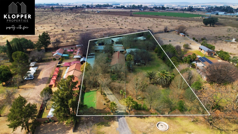 5 Bedroom Property for Sale in Van Der Hoff Park North West